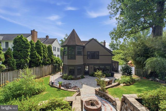 2354 N OAKLAND ST, Arlington, VA 22207