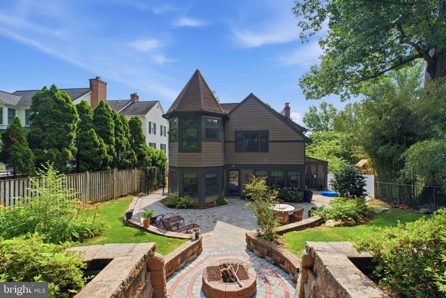 2354 N OAKLAND ST, Arlington, VA 22207
