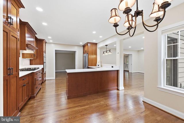 2354 N OAKLAND ST, Arlington, VA 22207