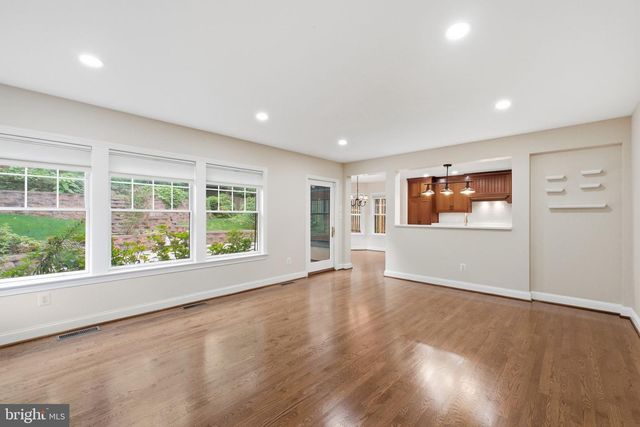 2354 N OAKLAND ST, Arlington, VA 22207