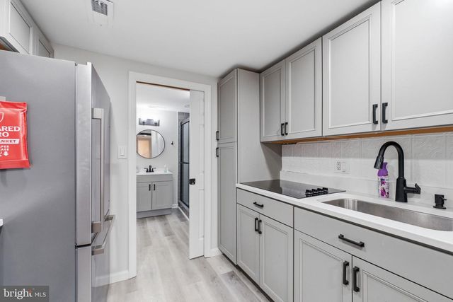 2354 N OAKLAND ST, Arlington, VA 22207