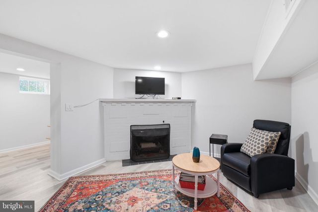 2354 N OAKLAND ST, Arlington, VA 22207
