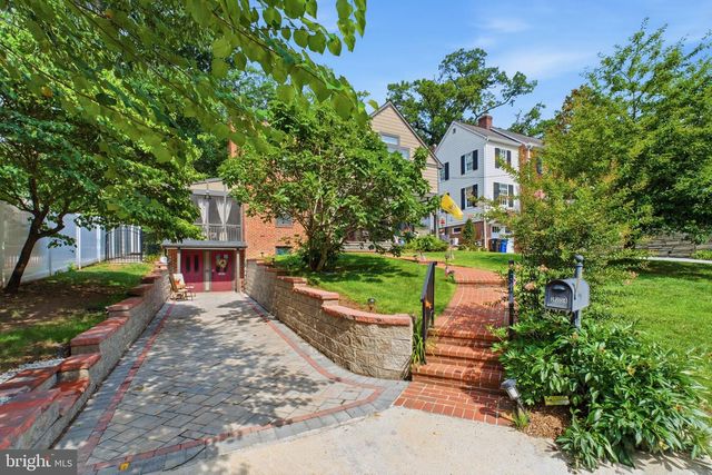 2354 N OAKLAND ST, Arlington, VA 22207