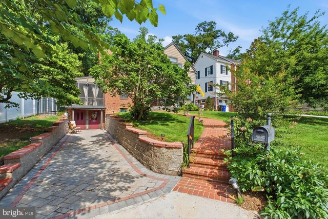 2354 N OAKLAND ST, Arlington, VA 22207