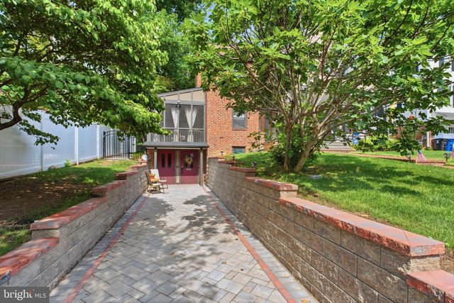2354 N OAKLAND ST, Arlington, VA 22207