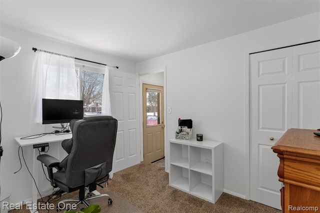 9535 Chamberlain Street, Romulus, MI 48174