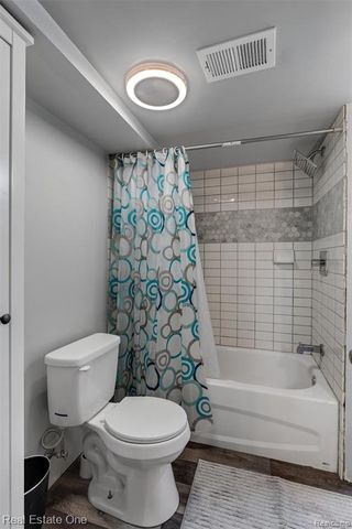 9535 Chamberlain Street, Romulus, MI 48174