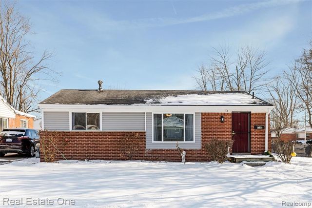 9535 Chamberlain Street, Romulus, MI 48174