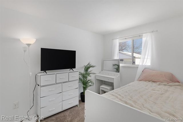 9535 Chamberlain Street, Romulus, MI 48174