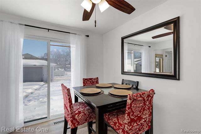 9535 Chamberlain Street, Romulus, MI 48174