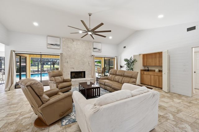 3 Old Fence Road, Palm Beach Gardens, FL 33418