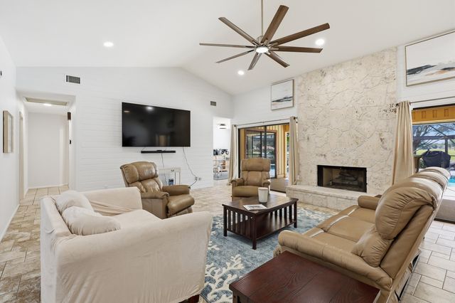 3 Old Fence Road, Palm Beach Gardens, FL 33418