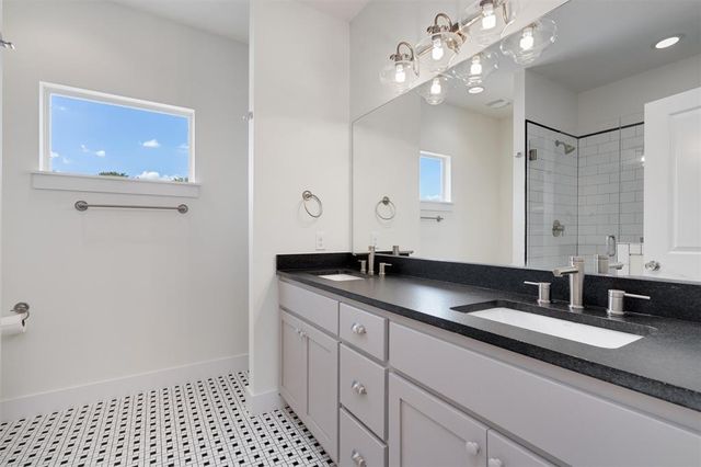 1006 Muse LN 13, Austin, TX 78702