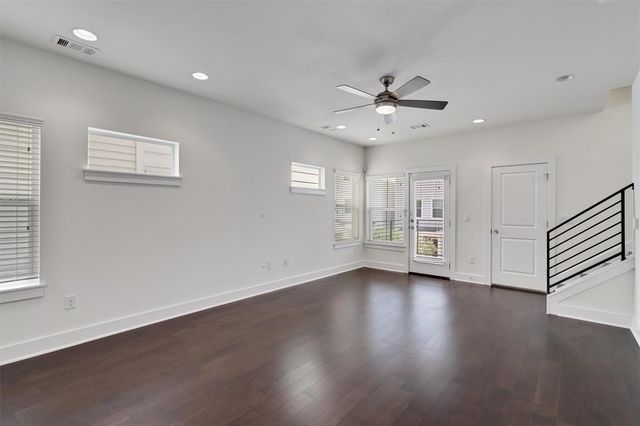 1006 Muse LN 13, Austin, TX 78702