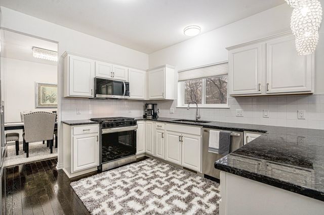 1360 Fairlane Drive, Ann Arbor, MI 48104