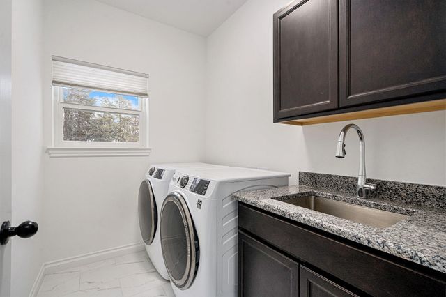 1360 Fairlane Drive, Ann Arbor, MI 48104