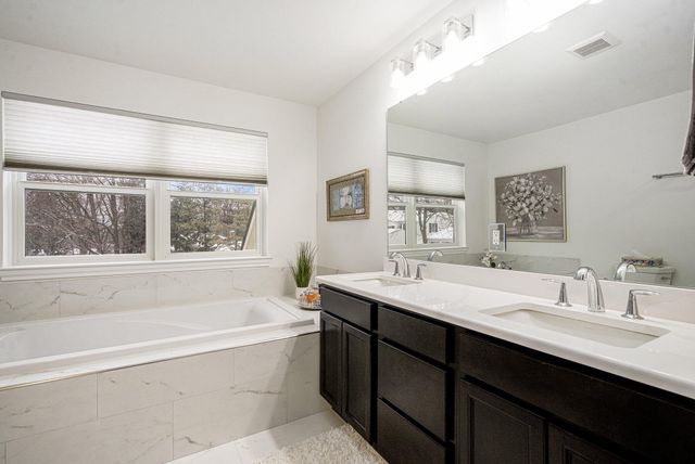 1360 Fairlane Drive, Ann Arbor, MI 48104