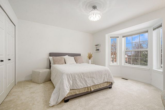 1360 Fairlane Drive, Ann Arbor, MI 48104