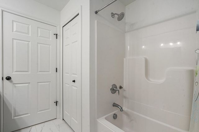 1360 Fairlane Drive, Ann Arbor, MI 48104