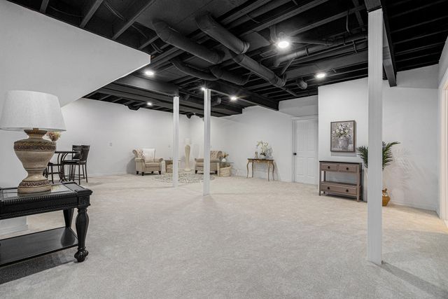 1360 Fairlane Drive, Ann Arbor, MI 48104