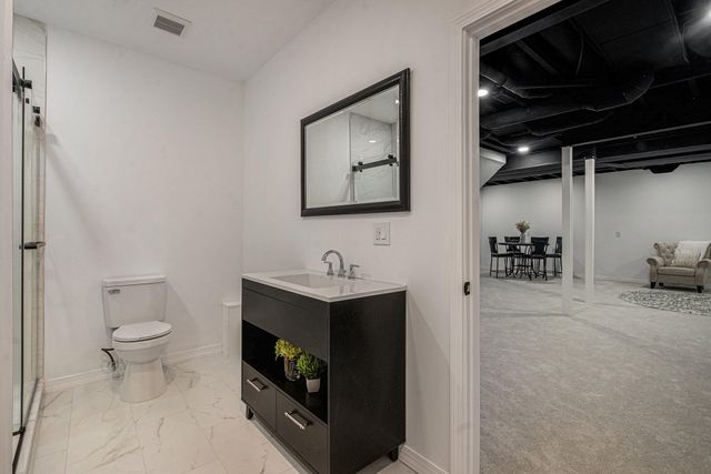 1360 Fairlane Drive, Ann Arbor, MI 48104