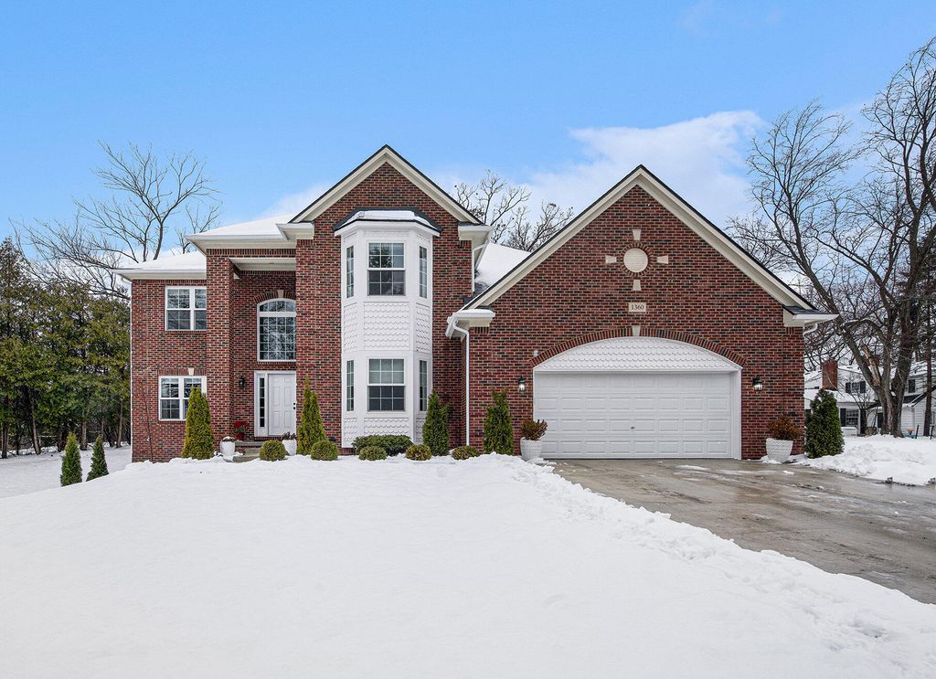 1360 Fairlane Drive, Ann Arbor, MI 48104