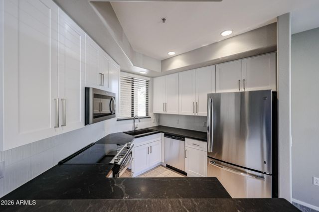 705 W QUEEN CREEK Road 1037, Chandler, AZ 85248
