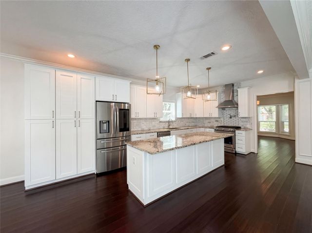 1103 Fleetwood Place Drive, Houston, TX 77079