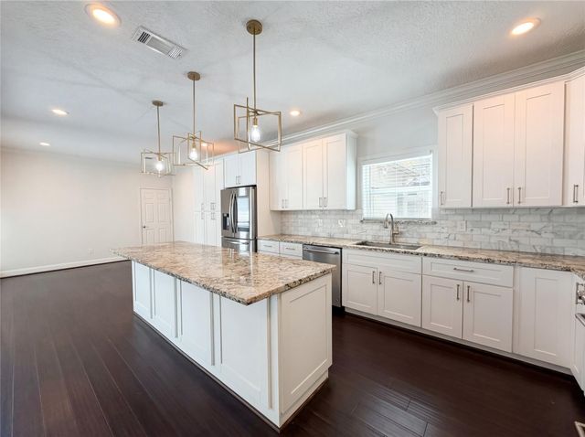 1103 Fleetwood Place Drive, Houston, TX 77079