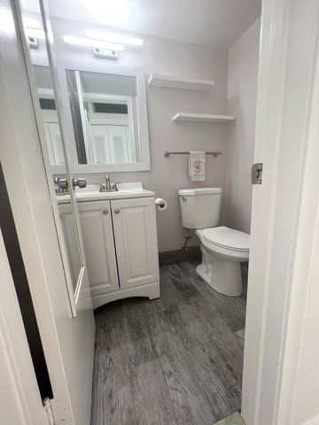 162 Camden G, West Palm Beach, FL 33417