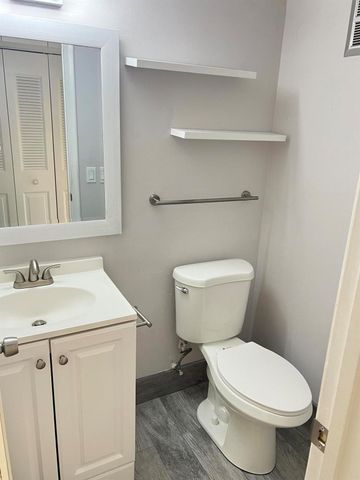 162 Camden G, West Palm Beach, FL 33417