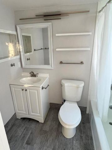 162 Camden G, West Palm Beach, FL 33417