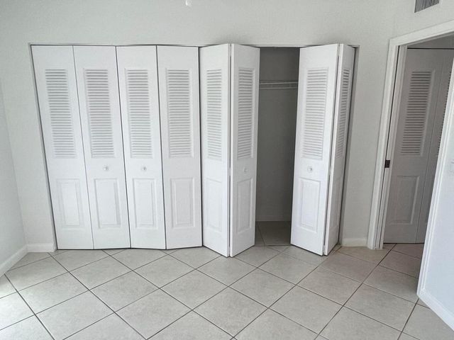 162 Camden G, West Palm Beach, FL 33417