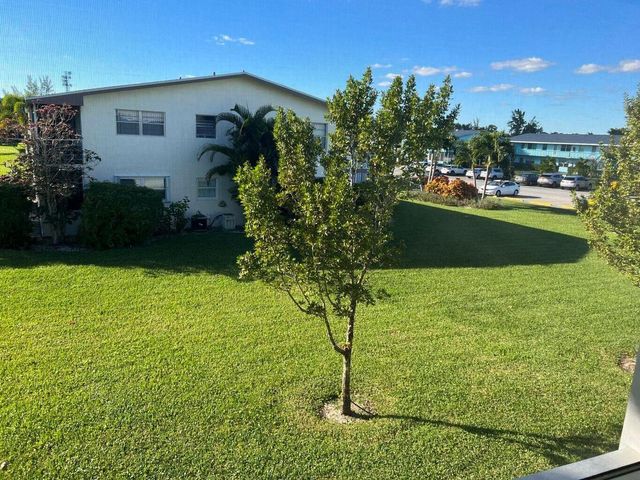 162 Camden G, West Palm Beach, FL 33417