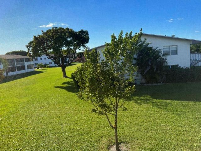 162 Camden G, West Palm Beach, FL 33417