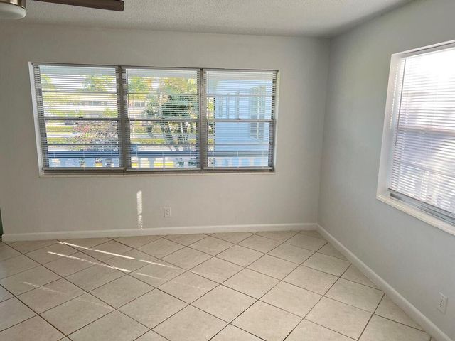 162 Camden G, West Palm Beach, FL 33417