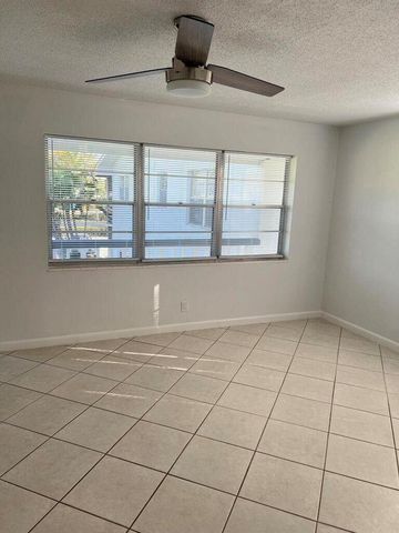 162 Camden G, West Palm Beach, FL 33417