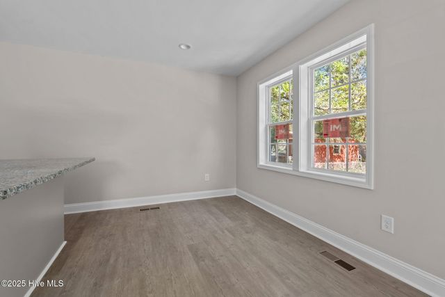 1010 W Saunders Avenue, Aberdeen, NC 28315