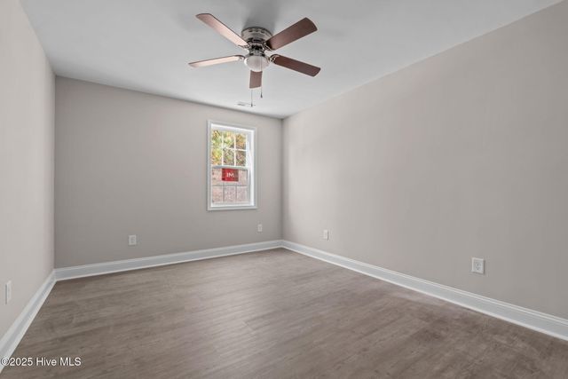 1010 W Saunders Avenue, Aberdeen, NC 28315