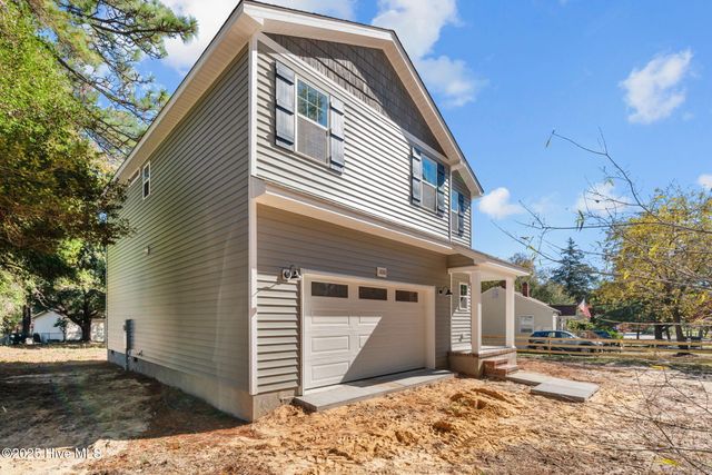 1010 W Saunders Avenue, Aberdeen, NC 28315