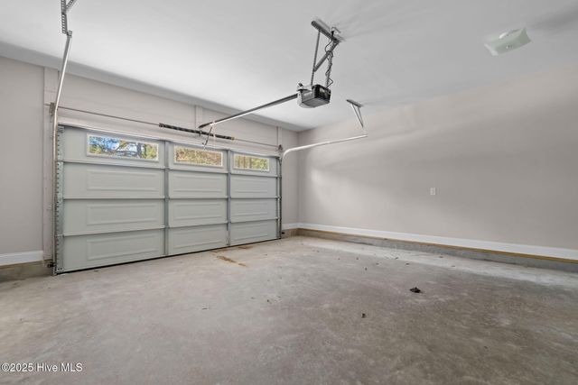 1010 W Saunders Avenue, Aberdeen, NC 28315