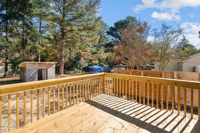 1010 W Saunders Avenue, Aberdeen, NC 28315