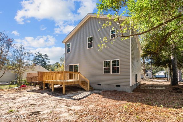 1010 W Saunders Avenue, Aberdeen, NC 28315