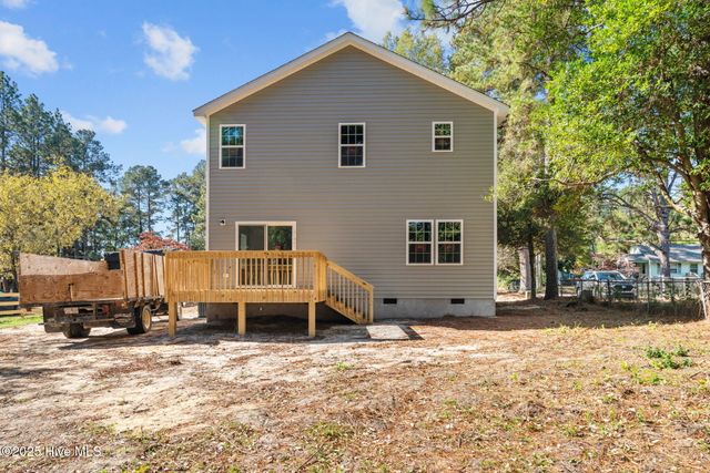 1010 W Saunders Avenue, Aberdeen, NC 28315