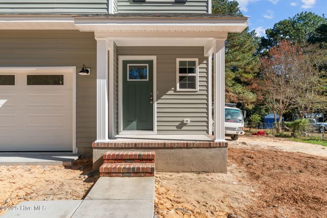 1010 W Saunders Avenue, Aberdeen, NC 28315