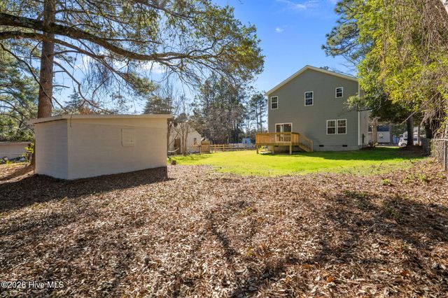 1010 W Saunders Avenue, Aberdeen, NC 28315