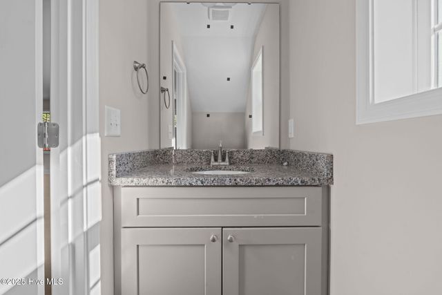 1010 W Saunders Avenue, Aberdeen, NC 28315