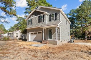 1010 W Saunders Avenue, Aberdeen, NC 28315