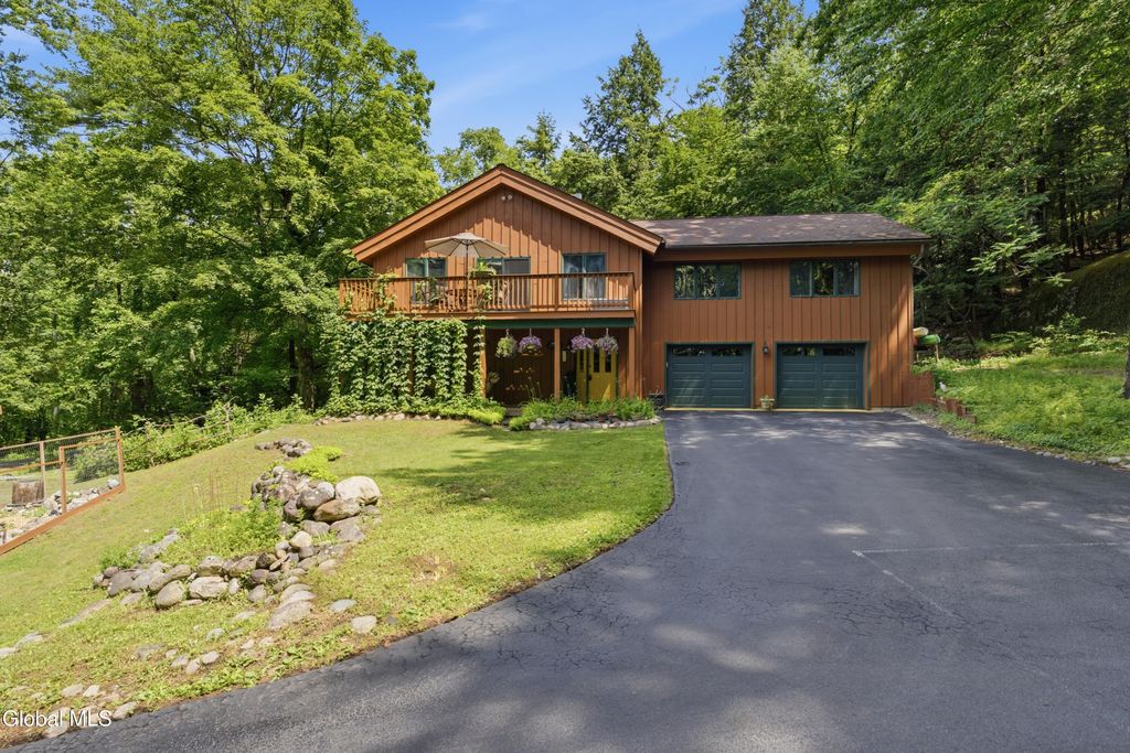 30 Constitution Way, Fort Ann, NY 12804