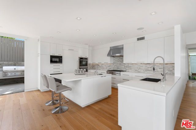 3642 Beverly Ridge Drive, Sherman Oaks, CA 91423
